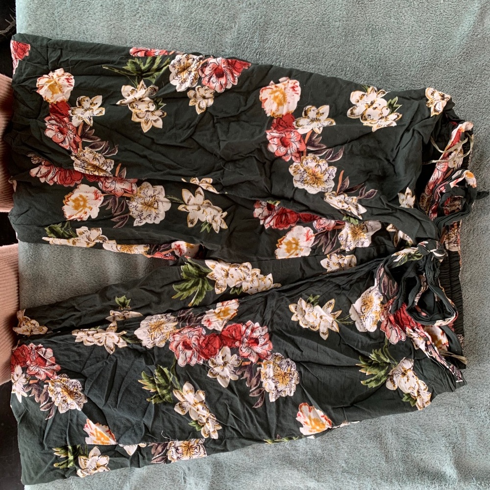Floral patterned tie-up pants